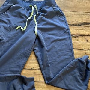 Large tall blue gray figs